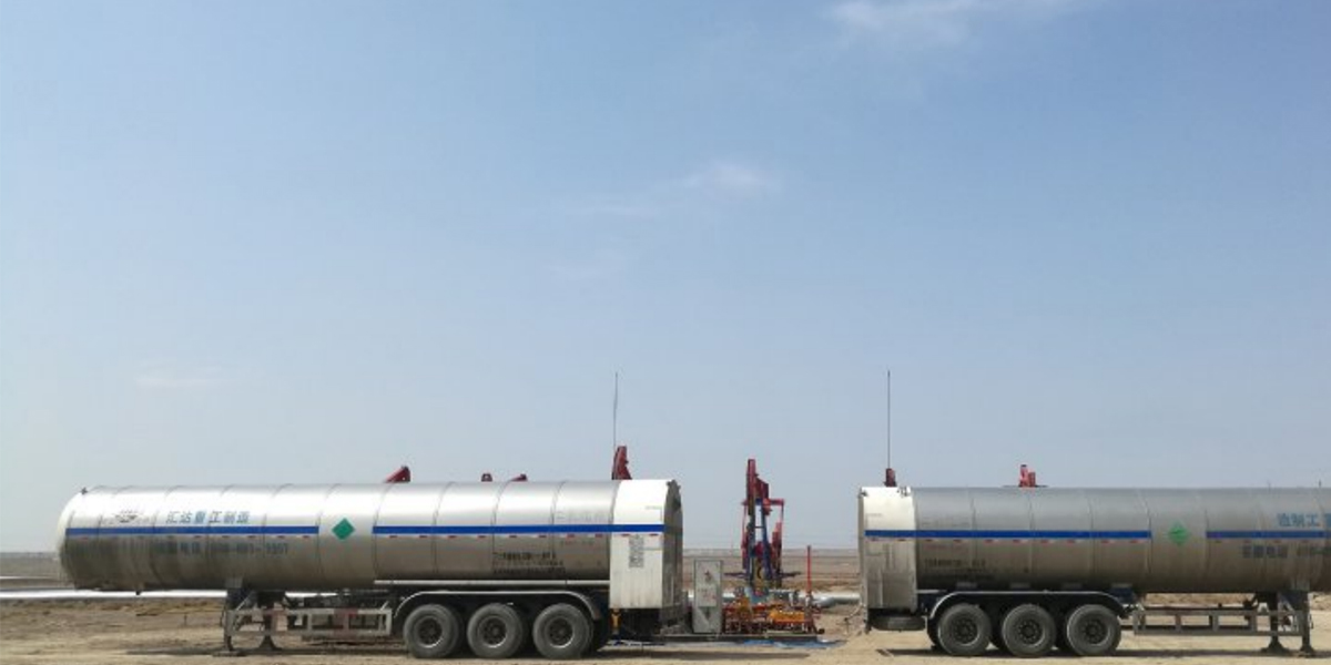 新疆油田二氧化碳罐车井口注入——项目初期.jpg